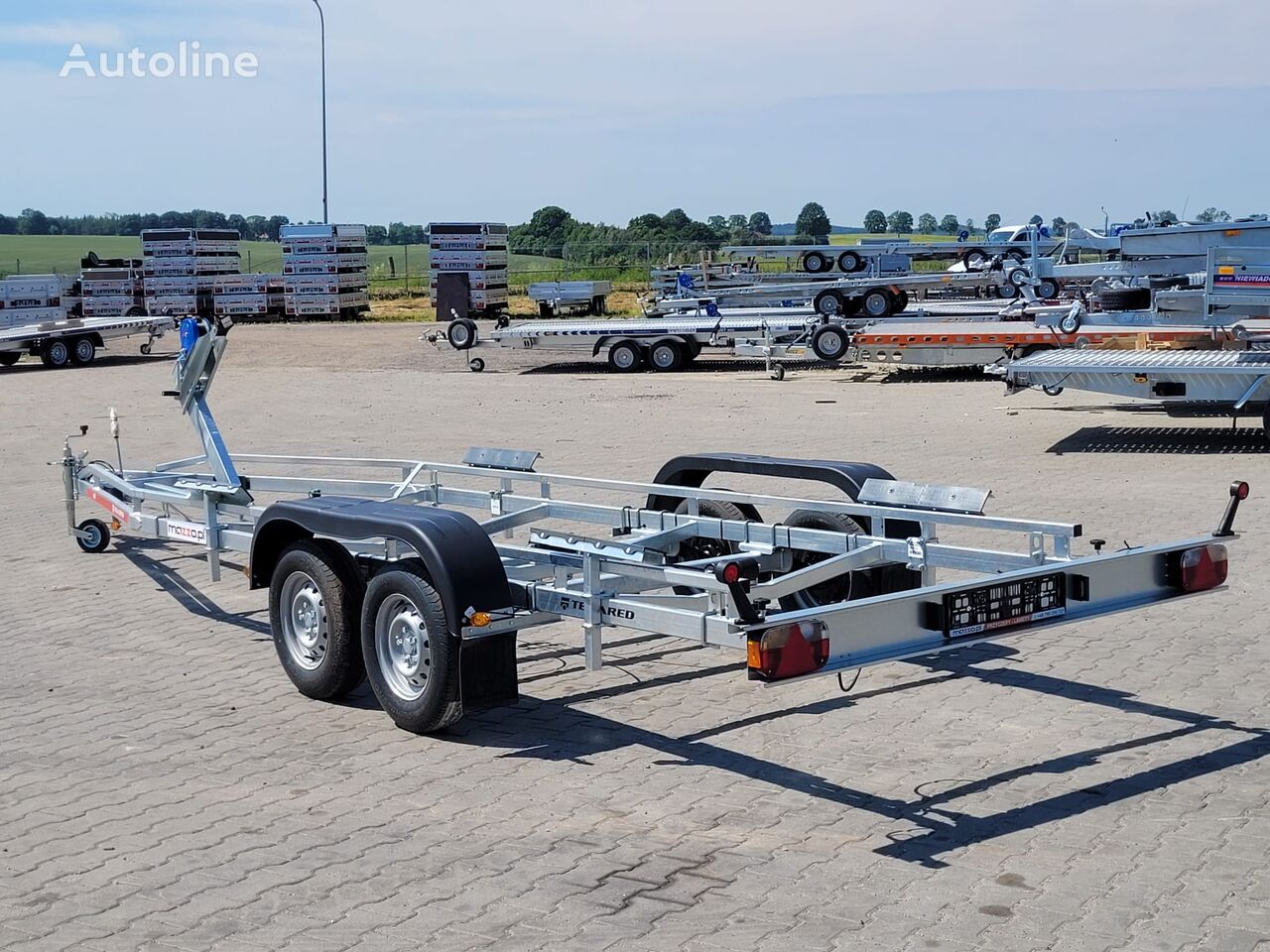 Remolque para barco nuevo B25 Longitud máxima del barco 7,3 m 2.500 kg