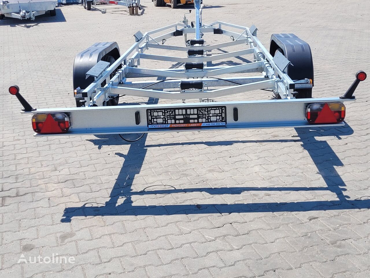 Remolque para barco nuevo B25 Longitud máxima del barco 7,3 m 2.500 kg