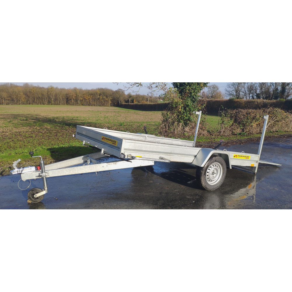 Remolque de plataforma multiusos