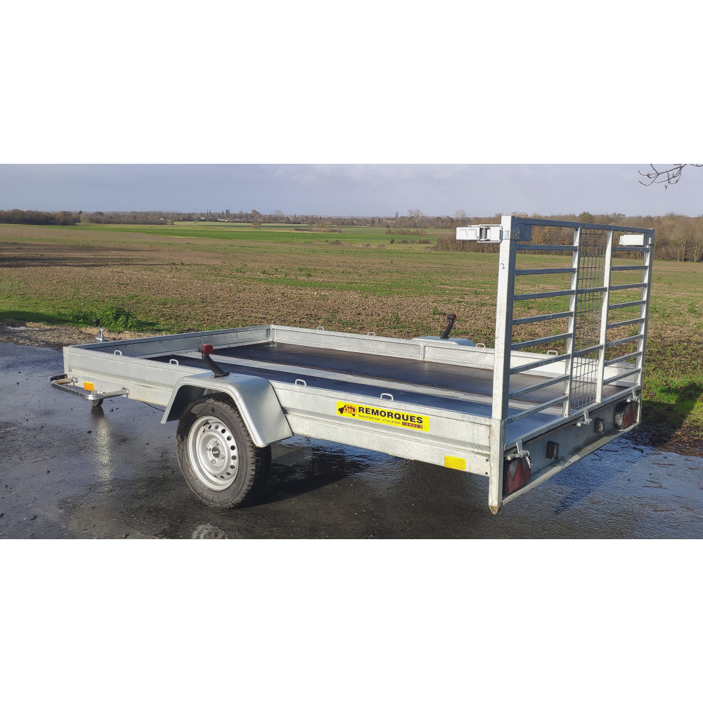 Remolque de plataforma multiusos