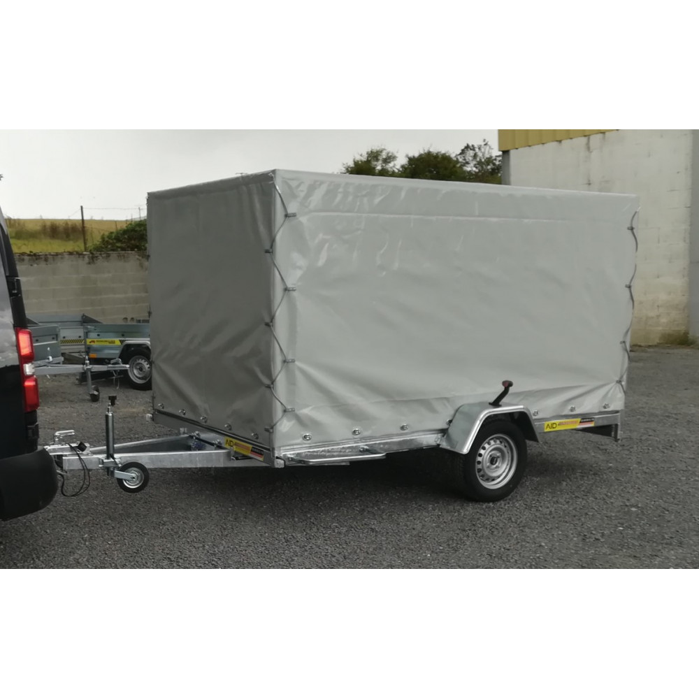 Remolque de plataforma multiusos