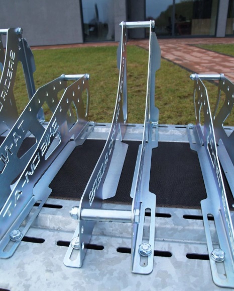 El remolque BIKE 10 está diseñado para transportar 10 bicicletas.